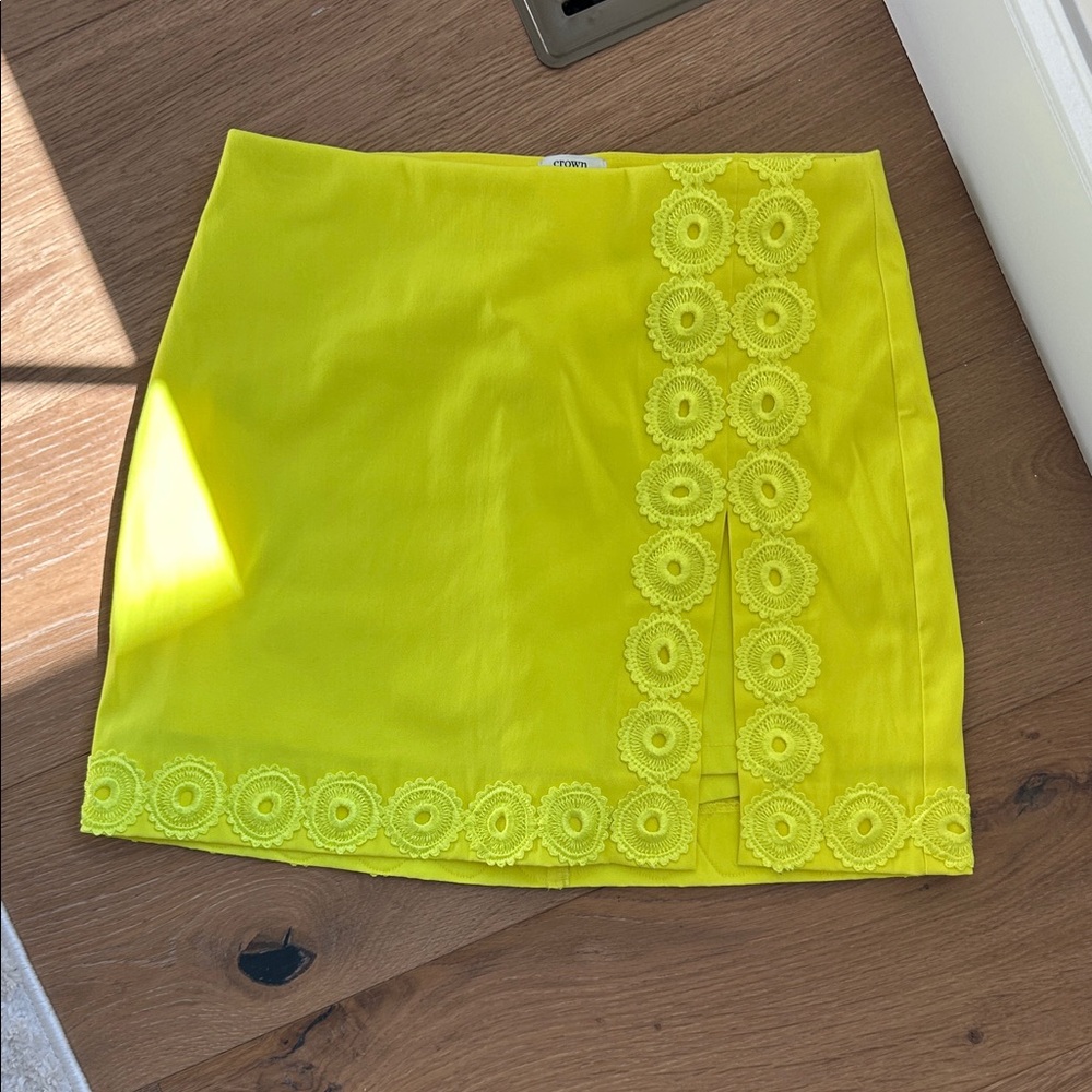 Crown & Ivy Yellow Lace Pencil Skirt